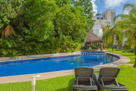 Ideal Family & Friend Trip, Gated Area With Pool Onsite Playa del Carmen