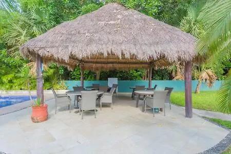 Ideal Family & Friend Trip, Gated Area With Pool Onsite Playa del Carmen 0*,  Meksyk