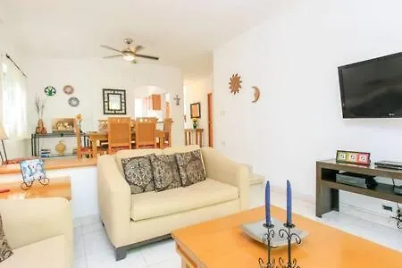 Ideal Family & Friend Trip, Gated Area With Pool Onsite Playa del Carmen 0*,  Meksyk
